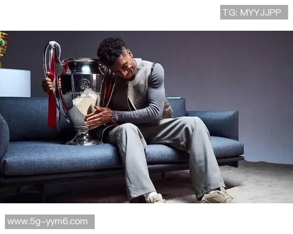 科曼告别拜仁送前队友奢华LV包包引发热议