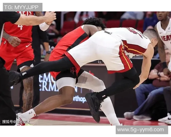 阿德巴约力挺希罗强调球队团结反对外界指责与抨击