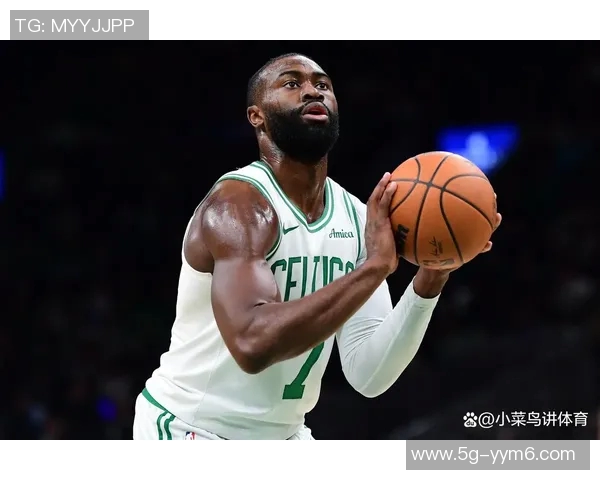 杰伦布朗首节表现惊艳全场5投全中砍下13分2助助力球队进攻